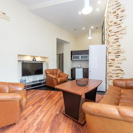Comfortable Apartment On Mikhaylovskiy Lane كييف المظهر الخارجي الصورة