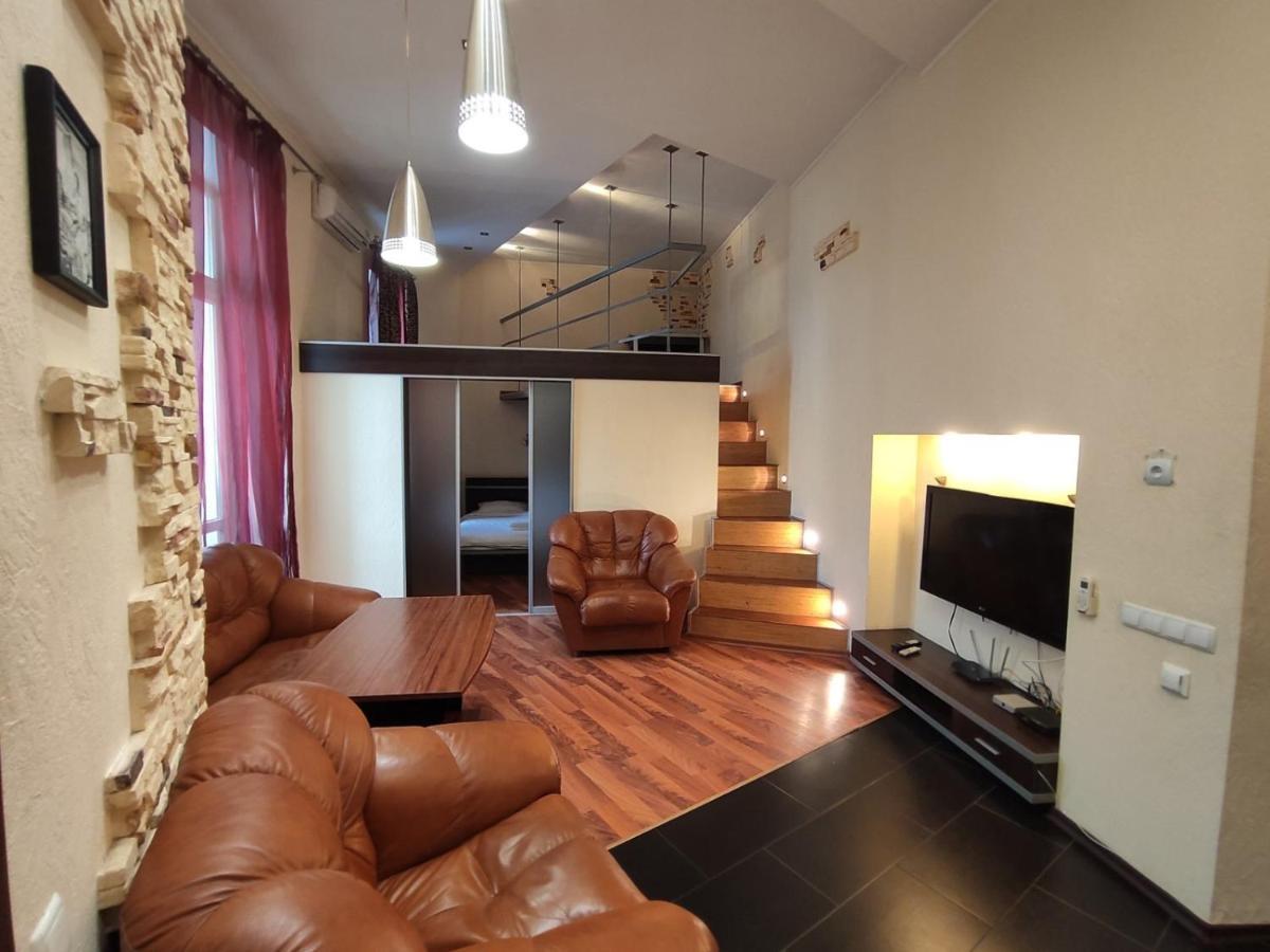 Comfortable Apartment On Mikhaylovskiy Lane كييف المظهر الخارجي الصورة