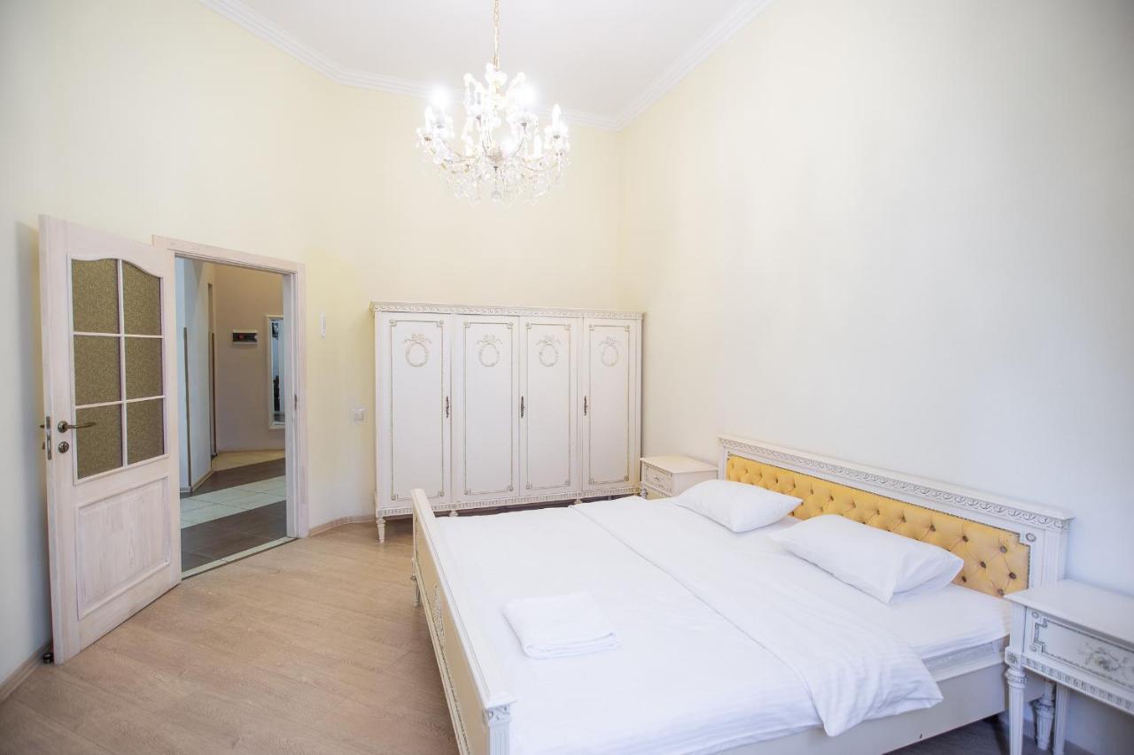 Comfortable Apartment On Mikhaylovskiy Lane كييف المظهر الخارجي الصورة