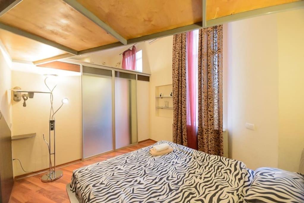 Comfortable Apartment On Mikhaylovskiy Lane كييف المظهر الخارجي الصورة