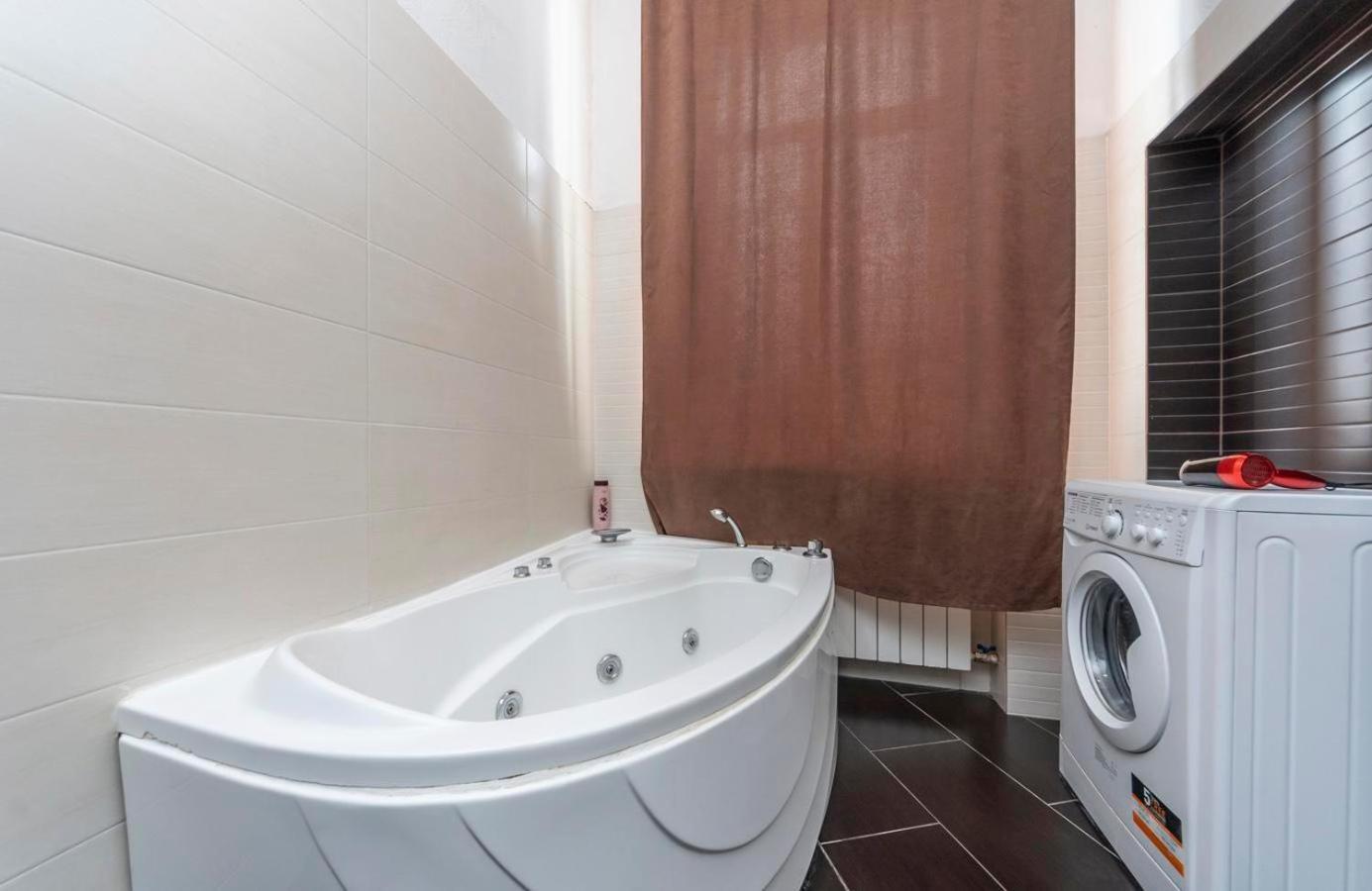 Comfortable Apartment On Mikhaylovskiy Lane كييف المظهر الخارجي الصورة
