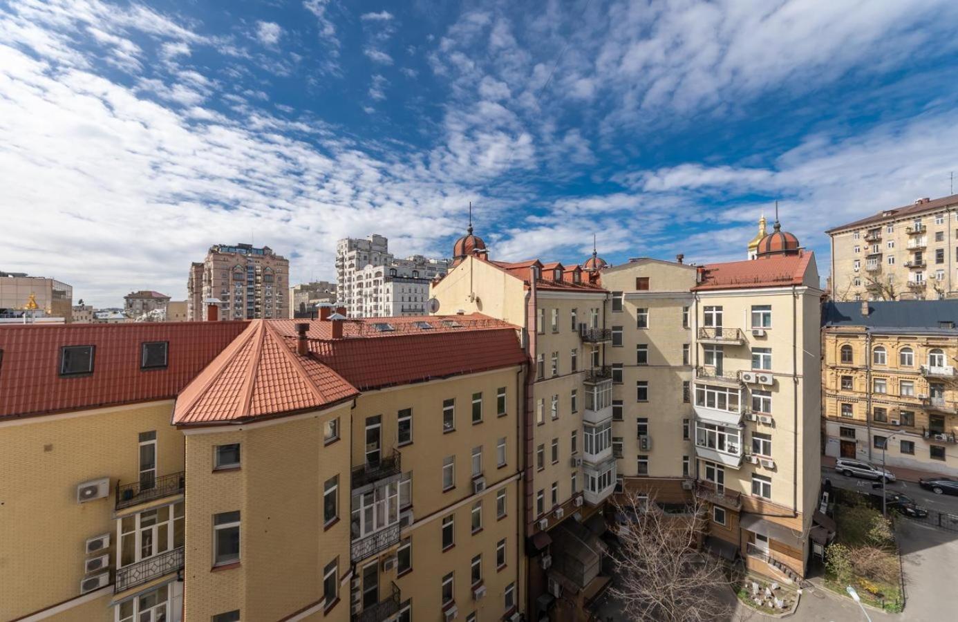Comfortable Apartment On Mikhaylovskiy Lane كييف المظهر الخارجي الصورة