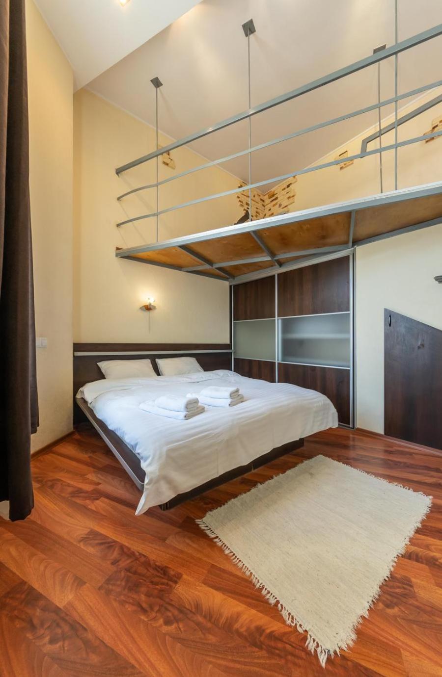 Comfortable Apartment On Mikhaylovskiy Lane كييف المظهر الخارجي الصورة