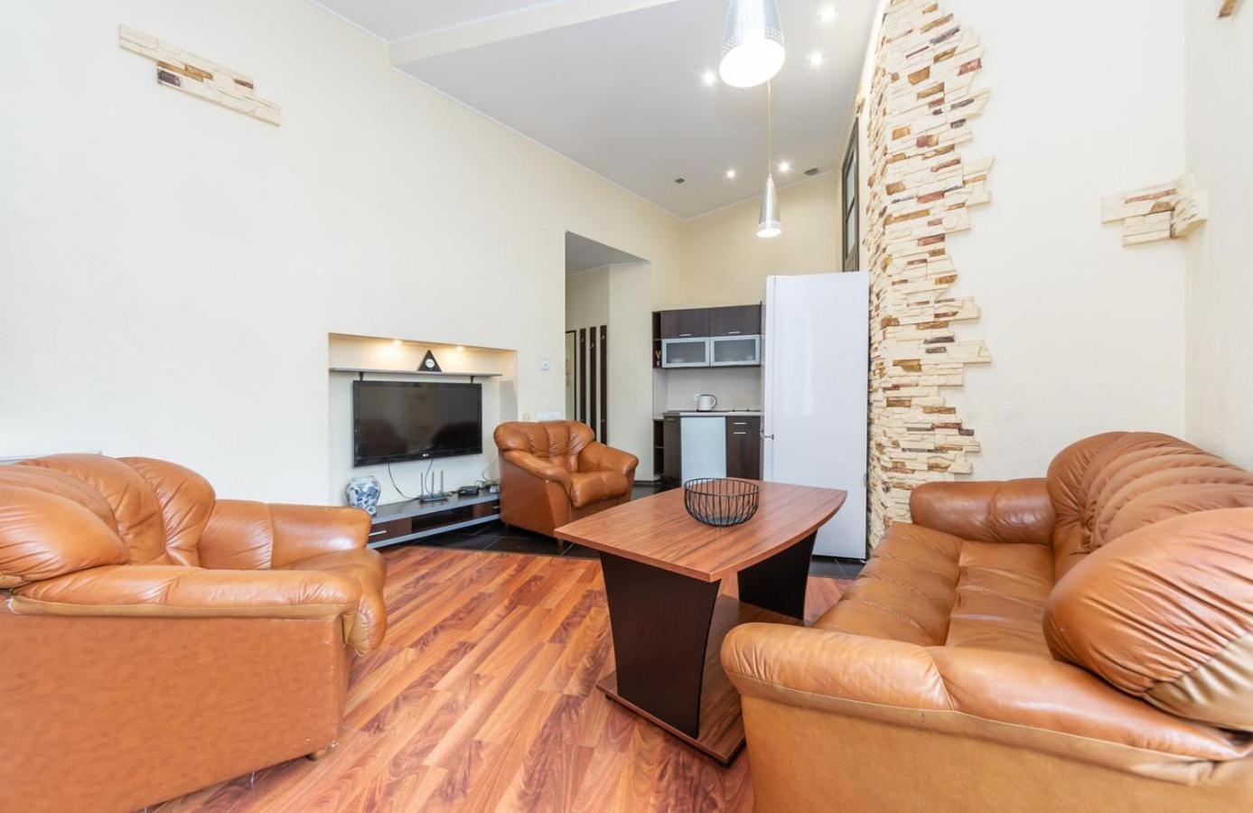 Comfortable Apartment On Mikhaylovskiy Lane كييف المظهر الخارجي الصورة