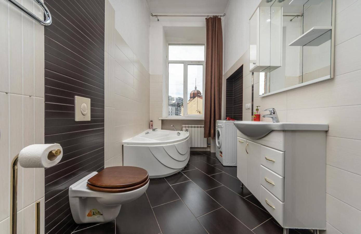 Comfortable Apartment On Mikhaylovskiy Lane كييف المظهر الخارجي الصورة